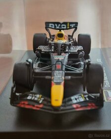 Model 1:43 Oracle Red Bull Racing RB18 Verstappen 2022 - 4