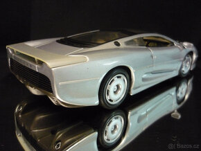 Jaguar XJ220 Maisto 1/18 - 4