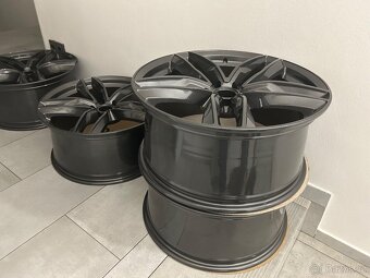 Alu kola 5x112 R20 - 4