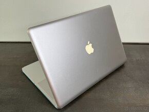 MacBook Pro 17" 2010 i7 / 8GB RAM / 128GB - 4