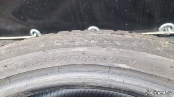 Prodám 4 zimní pneu HANKOOK 275/45/21,cena je za 4 kusy.Pouz - 4