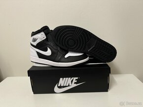 Nike Air Jordan 1 Retro High OG Black White - 4