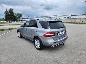 MB ML350 190kW 4x4 r. 2012 najeto 181.000km Tažné 3500kg - 4