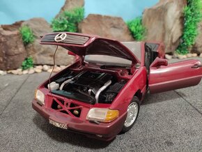 Prodám model 1:18 Mercedes Benz SL 500 - 4