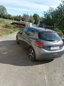 Peugeot 208, 1,2 benzín, 81kW, 2018, najeto 37000km - 4