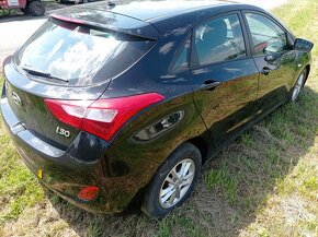 Hyundai i30 1.6 CRDi blue drive active náhradní díly - 4