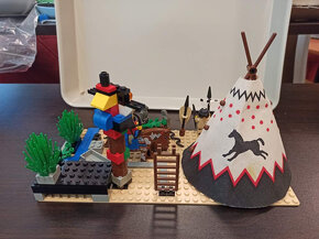 LEGO Western 6746 Chief's Tepee - 4