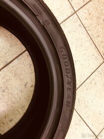 Pneu 225/40 R18 GOODYEAR Eagle F1 - 4