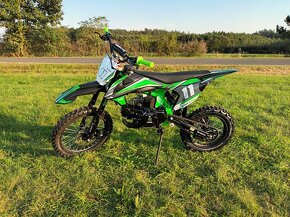 Pitbike Shark 125ccm E-START 4T 17"/14" Zelená nová - 4