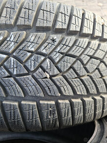 215/45R16 90V XL UltraGrip Performance + GOODYEAR - 4