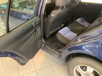 Volkswagen Golf IV 1.6i 77Kw Highline - 4