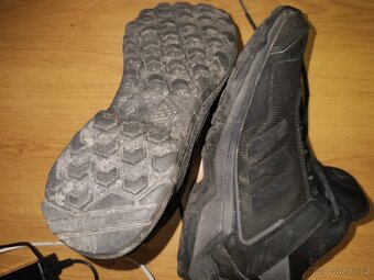 TERREX Adidas celoroční boty s Gore-Tex 42 vel - 4