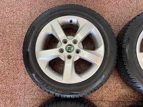 Originalní ALU kola Škoda 5x112 r16 zimní pneu 7mm - 4