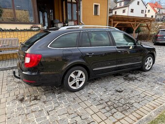 ŠKODA SUPERB KOMBI 2013 2.0TDI 125kw DSG ELEGANCE - 4