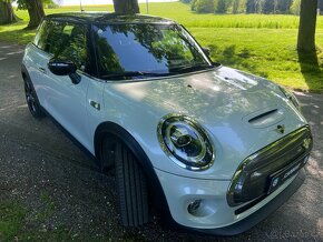 ↓VIDEO↓ Elektrický Mini Cooper SE 135 kW Trim - 4