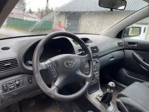 Toyota Avensis 2.0 D4D 2004 - 4