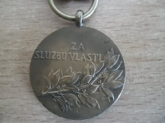 vyznamenání - Za službu vlasti - 4