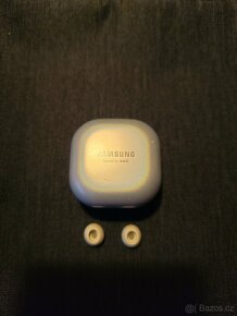 Bezdrátové sluchátka Samsung galaxy buds pro stříbrné - 4