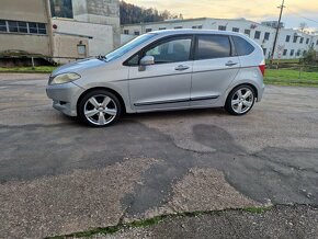 Honda FRV rodinný 6ti místny vuz. R.v. 2005,STK do 9/2024 mo - 4