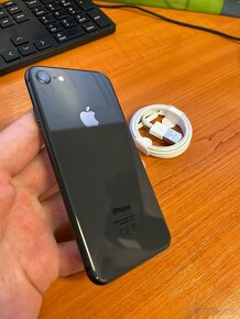 Prodám iphone 8 64gb (100% kondice baterie) - 4