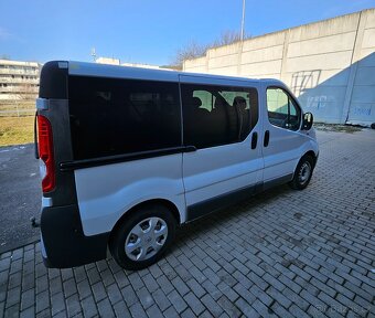 Opel Vivaro Passenger 2.0 84KW 2013 9 miest - 4