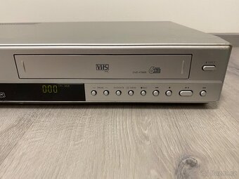 Značkový combo DVD a VHS přehrávač Samsung DVD-V5600 - 4