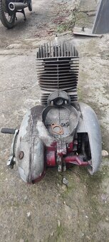 Motor Jawa- 250 - 4