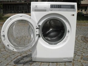 PRAČKA S PÁROU ELECTROLUX S VELKOU NÁPLNÍ 10KG,A+++,INVERTOR - 4