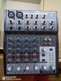 Behringer xenyx 802 - 4