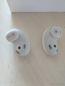 ~~~ Bezdrátová sluchátka Samsung Galaxy Buds Live ~~~ - 4