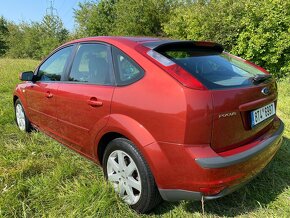 Ford Focus 1.6 16V benzín rok 2008 - 4