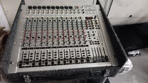 Mix behringer UB2452FX-PRO - 4