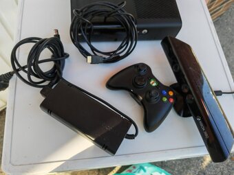 Xbox 360 slim E - 4