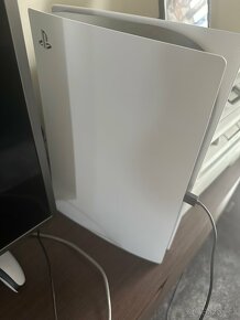 Playstation 5, 2 ovladače plus jedna hra - 4