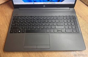 HP 255 G8 / Ryzen 5 5500U / 16GB RAM / 256GB NVME / 15,6” - 4