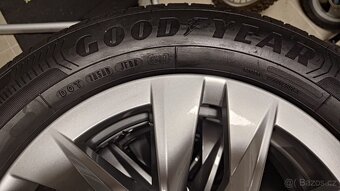 Kompletní ALU Rotare aero 185/65 R15 - sundané z nového vozu - 4