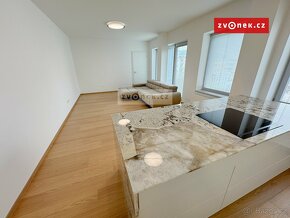 Pronájem bytu 2+kk 63,7 m², Lorencova, Zlín - 4