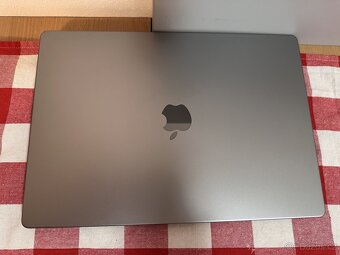 MacBook Pro 16 palců - 4