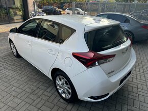 Toyota Auris 1,2T 85kW, serviska, 2x kola - 4