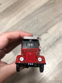 Model auta GAZ 69 Deagostini 1:43 - 4