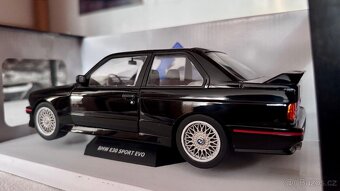 BMW M3 E30 Sport EVO, měřítko 1:18 (25cm),Solido. - 4