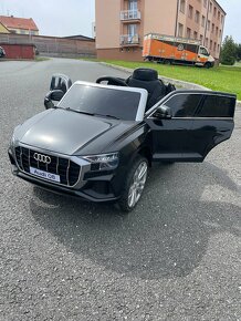 Elektrické autíčko Audi Q8 - 4