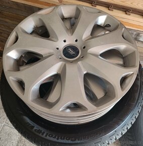 Zimní pneu 205/55R16 + disky na Ford Focus - 4