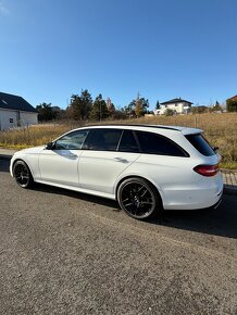 Mercedes Benz E 400 4 Matic - 4