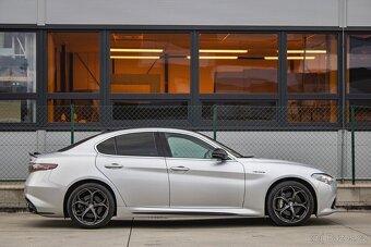 Alfa Romeo Giulia 2.0 Turbo 280 Veloce AT AWD - 4