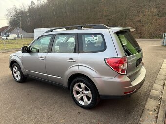 SUBARU FORESTER 2.0D EXECUTIVE PANORAMA 4x4 - 4