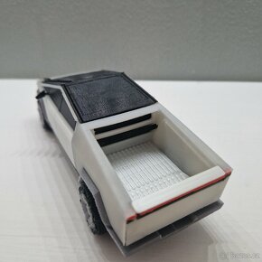 Model Tesla Cybertruck - 4