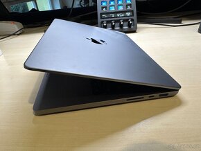 MacBook Pro 14 M1 Pro (US klávesnice, 72 cyklů baterie) - 4