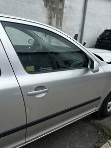 Všechny dvere a blatnik a zrcatko Škoda Octavia 2 sedan LF7T - 4