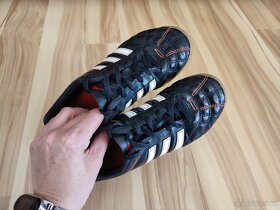 Černé boty sálovky tenisky Adidas 32/33 stélka 20,5cm - 4